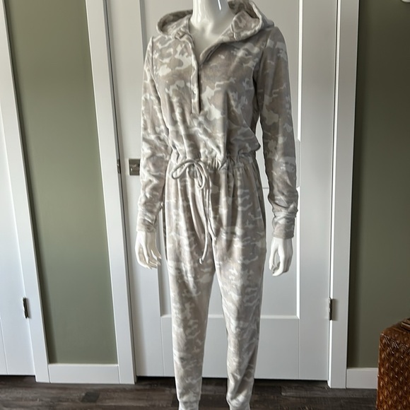 Aero Plush Camo Onesie - Picture 3 of 17
